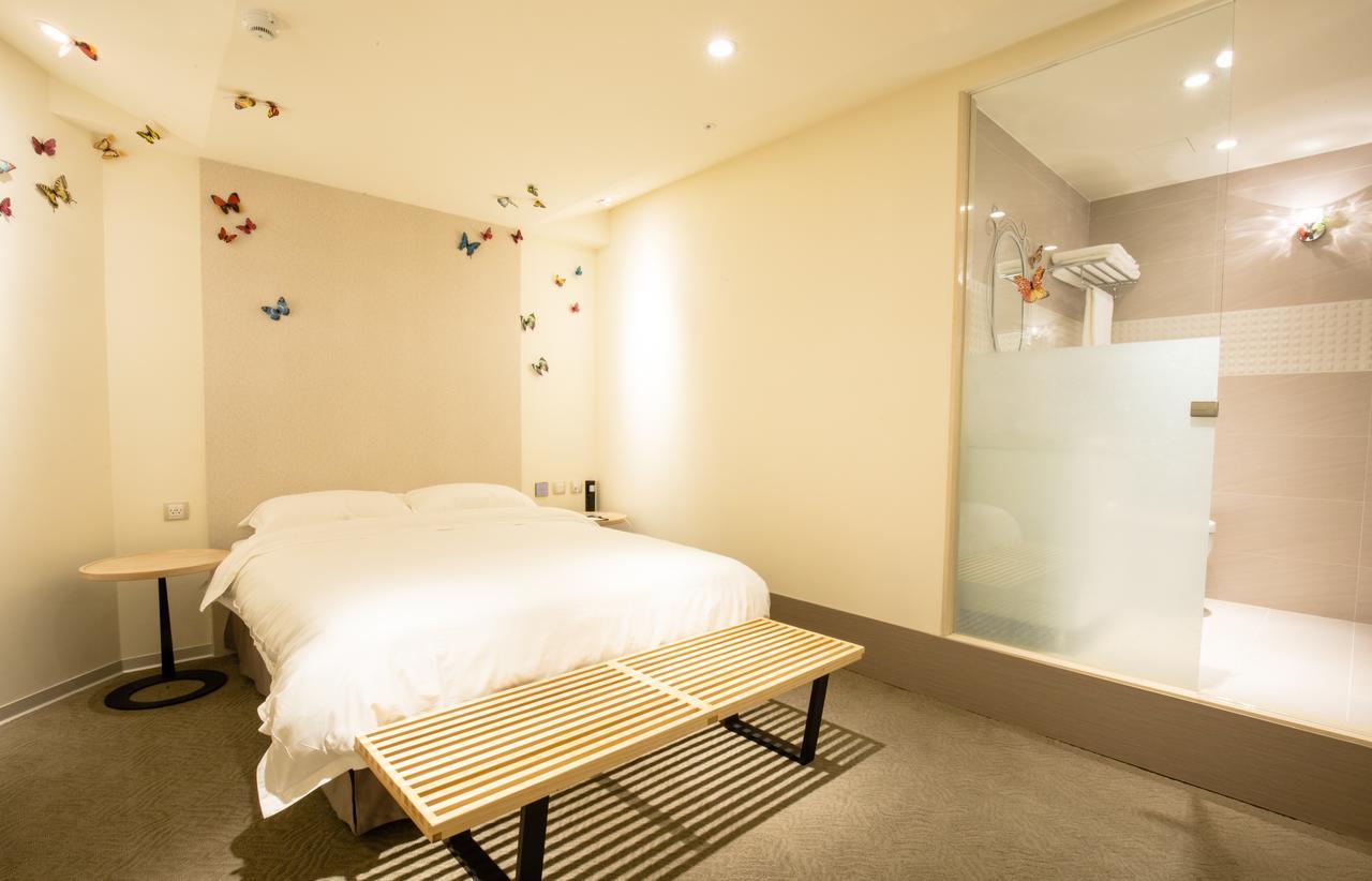 Walker Hotel. Ximen Tchaj-pej Pokoj fotografie